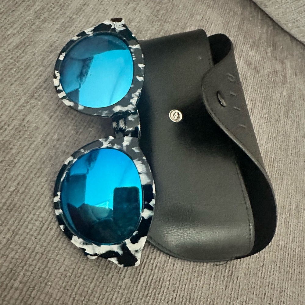 Diff Eyewear Black and White Sunglasses with Animal Print - Picture 3 of 3